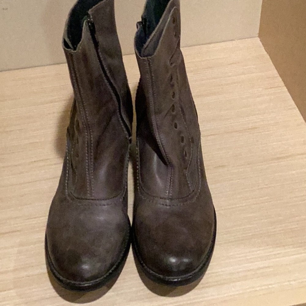 Kicker’s booties